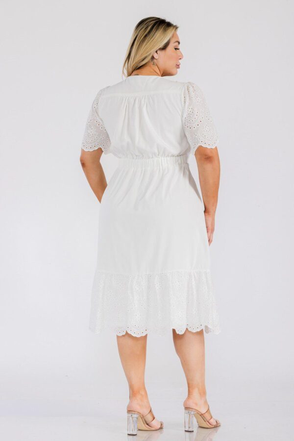 Vestido casual color blanco - Imagen 10